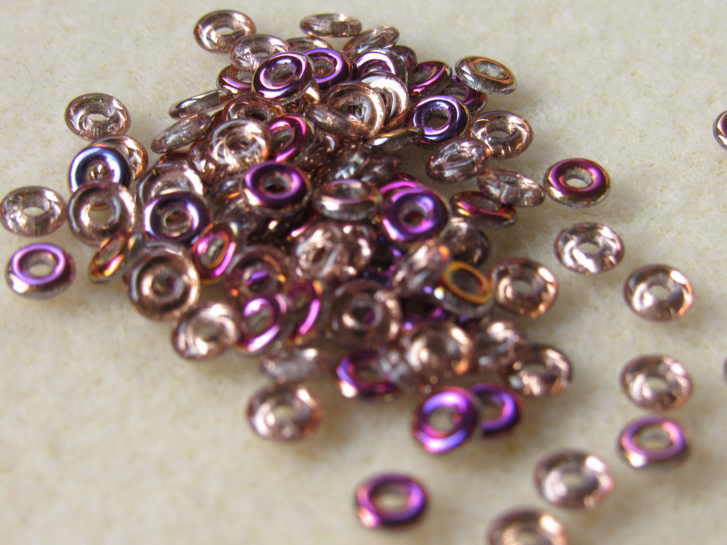 29500 - 1x4mm O-Bead - Crystal Sliperit