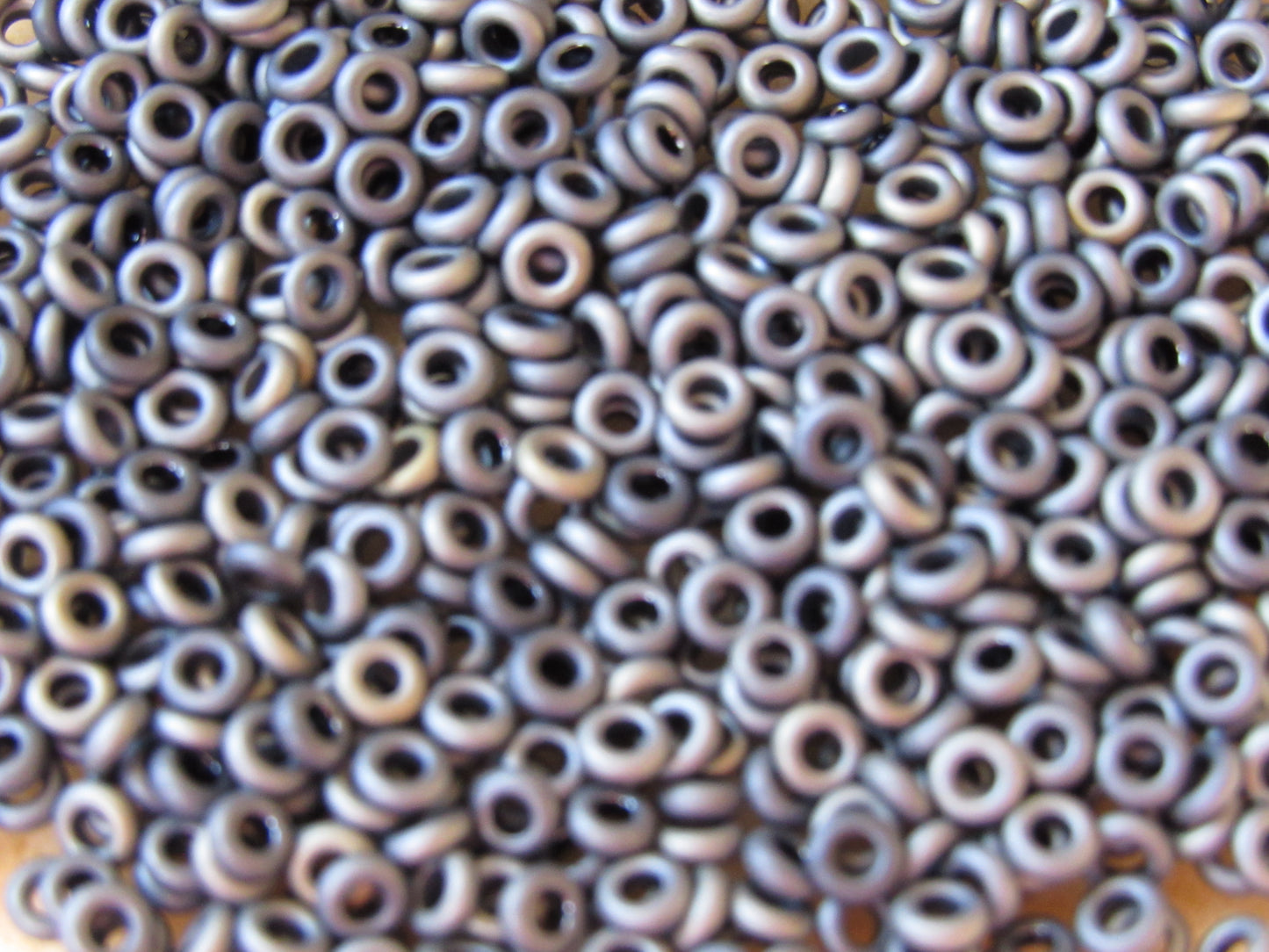 612 - 8/0 Toho Demi Round - Gunmetal Matte