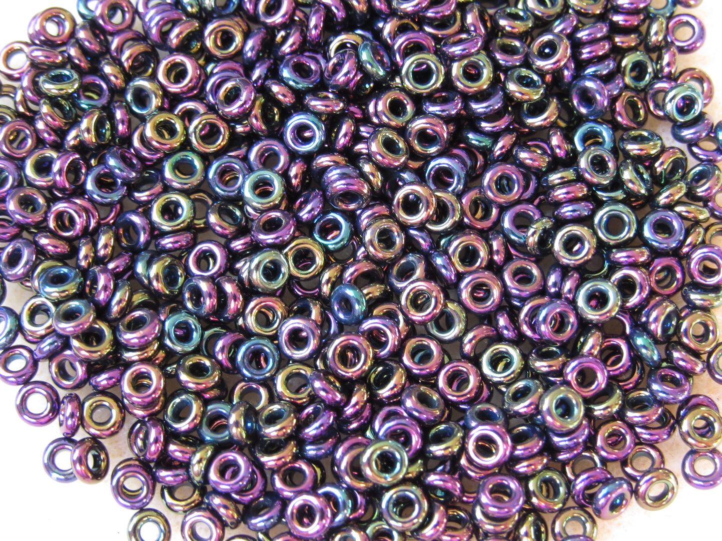 085 - 8/0 Toho Demi Round - Purple Iris Metallic