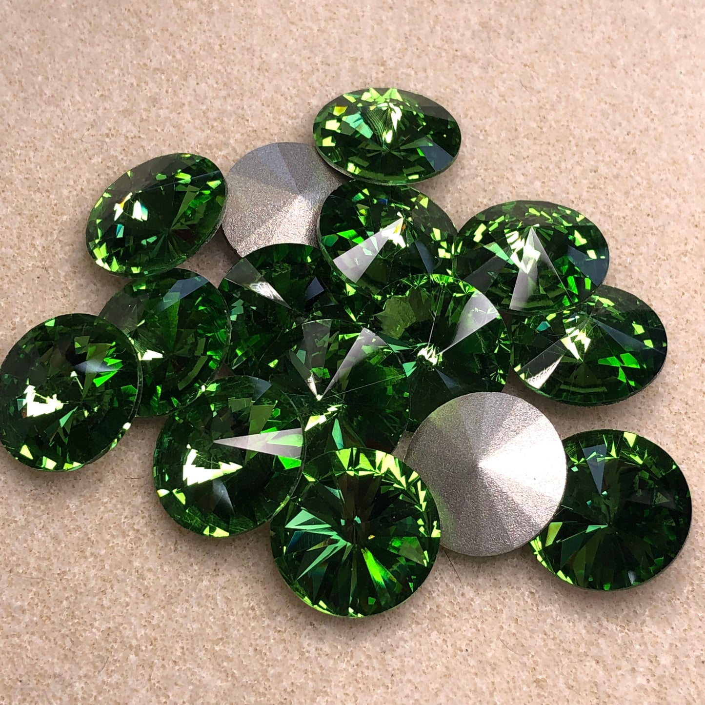 Fern - 18mm Aurora Crystal Rivoli