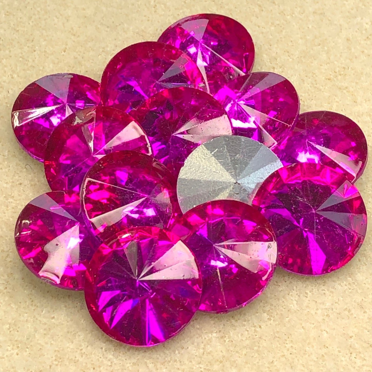 Fuchsia - 18mm Glass Rhinestone Rivoli