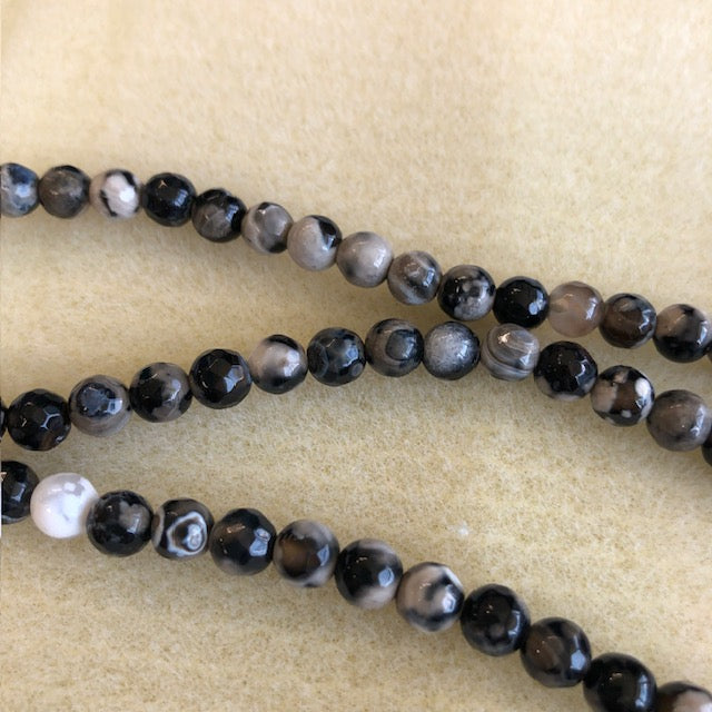6mm Agate Dyed White Black Faceted Round