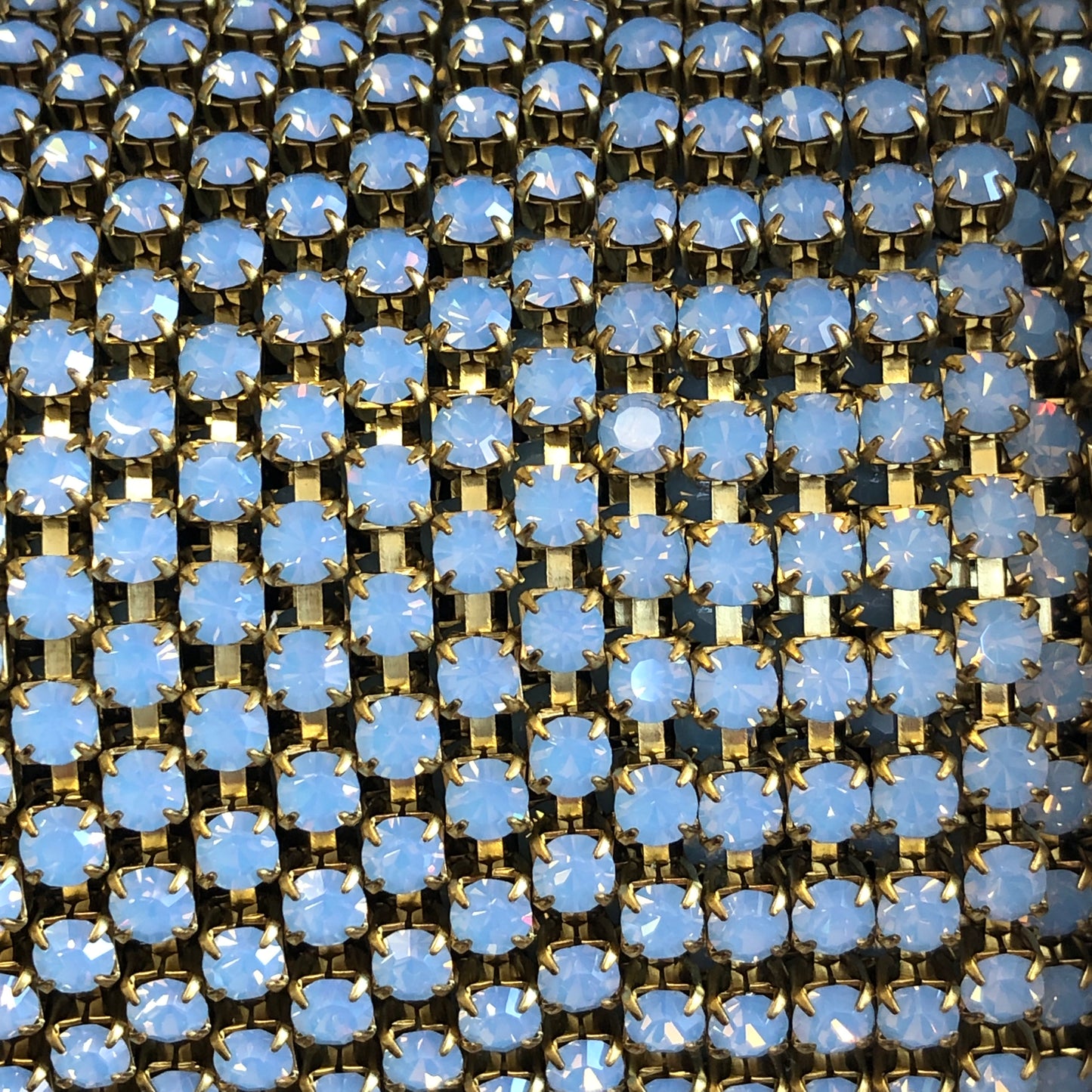 16CCOPSAP - SS16 Precisoa Maxima Crystal Rhinestone Cupchain - Opal Light Sapphire