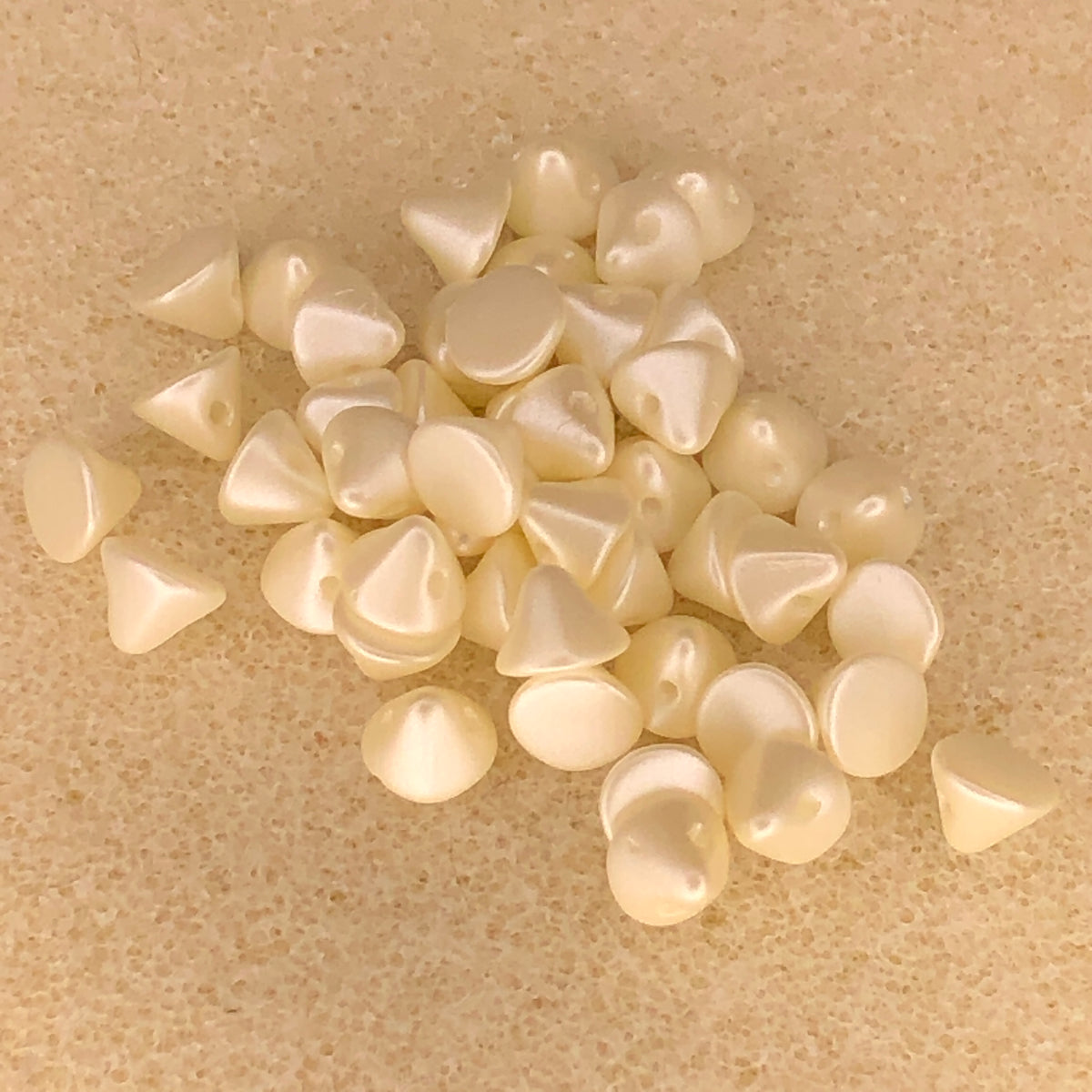 4mm Button Bead - Alabaster Pastel Light Cream