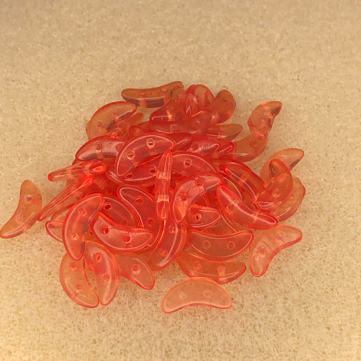 3x10mm CzechMates Crescent - ColorTrends Tr Peach