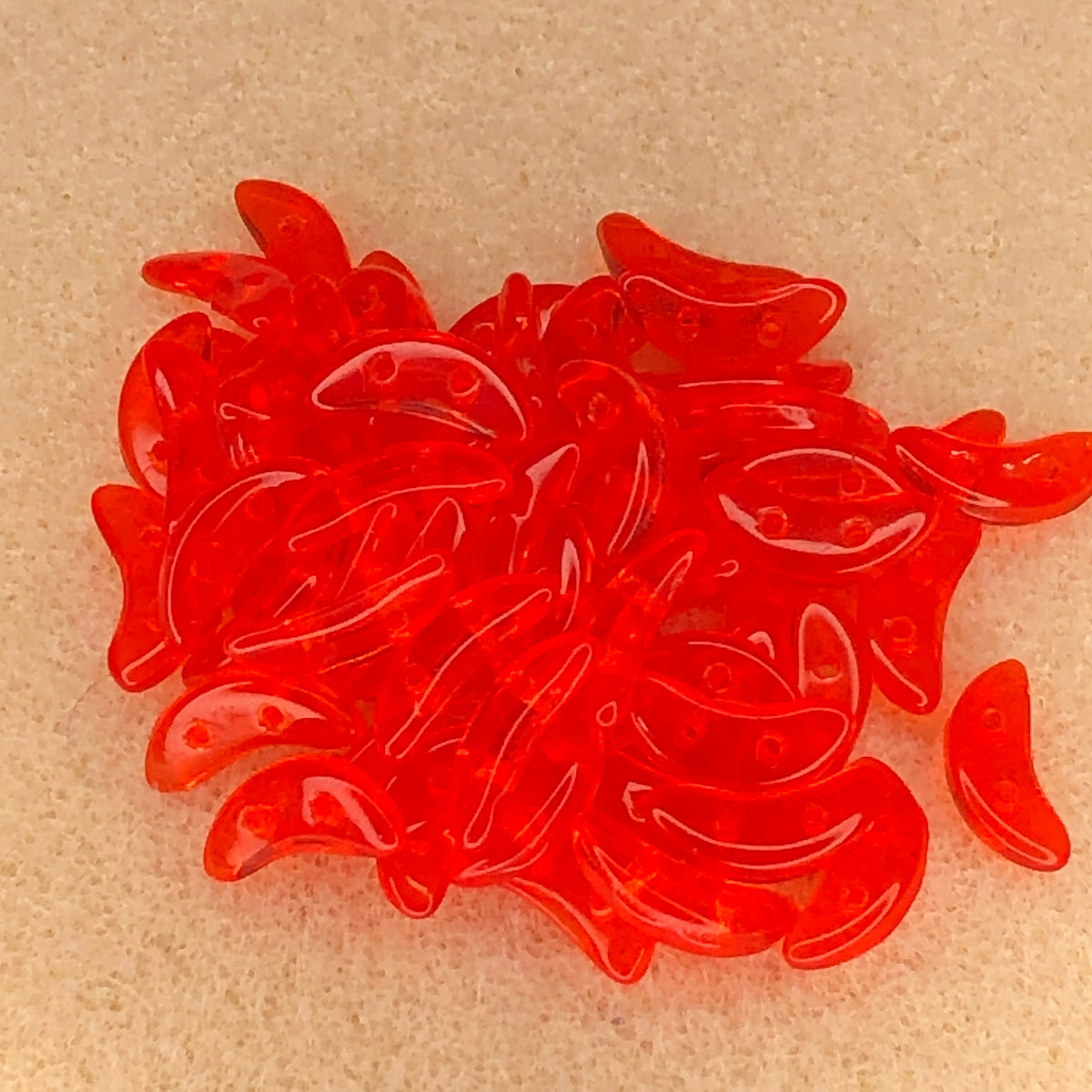 3x10mm CzechMates Crescent - Hyacinth