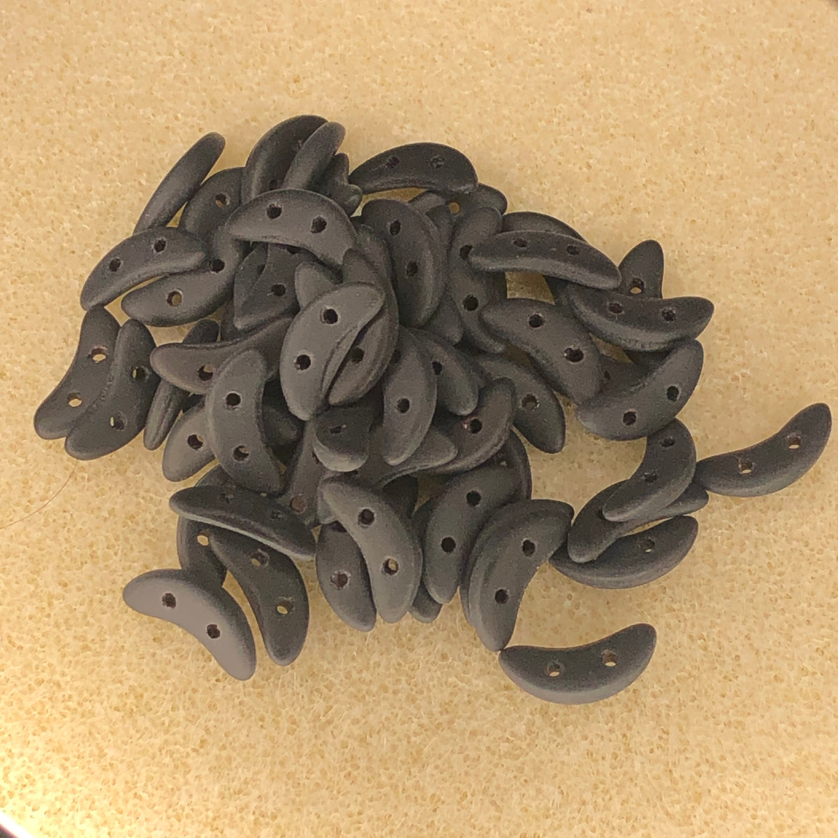 3x10mm Czechmates Crescent - Matte Jet