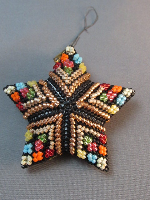 Pocket Full of Posies - 2 Layer Beaded 3D Peyote Puffy Star Tutorial & Pattern