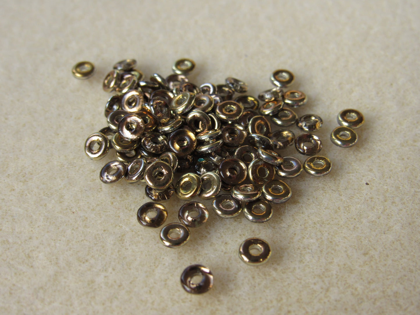 26991 - 1x4mm O Bead - Crystal Gold