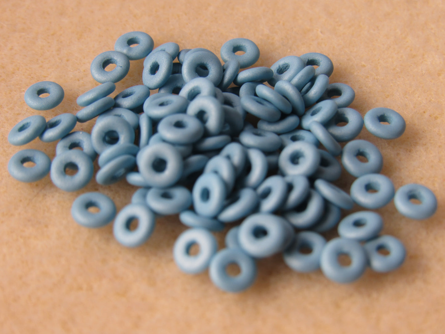 29567 - 1x4mm O-Bead - Alabaster Denim