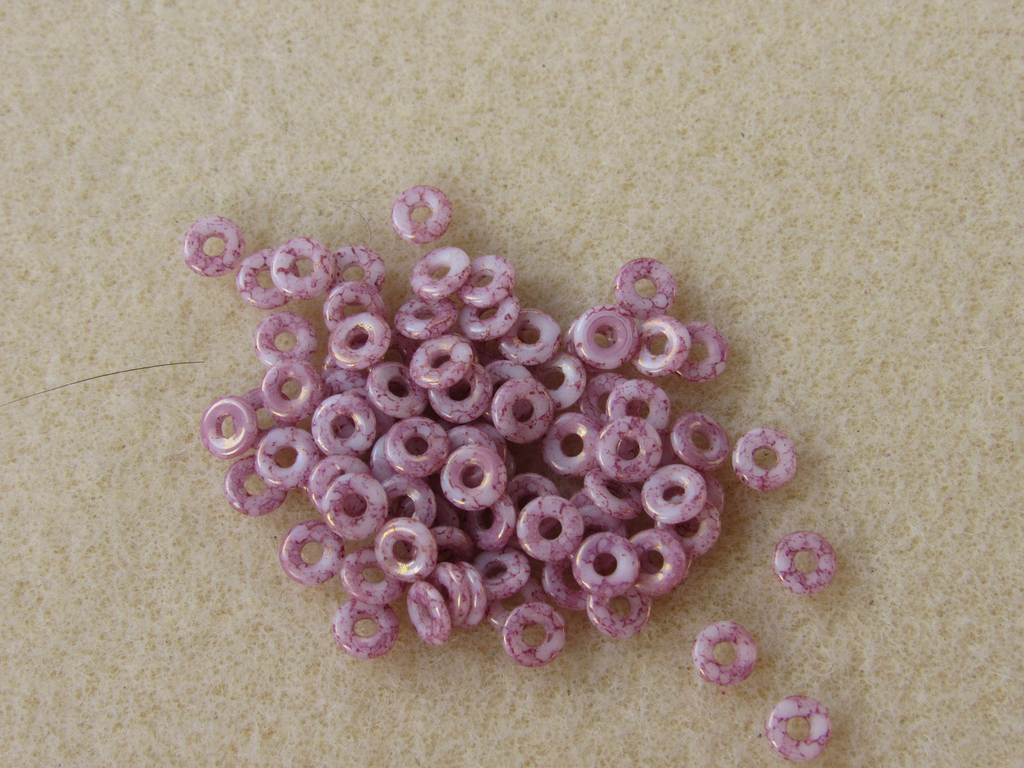 15496 - 1x4mm O-Bead - CW Terracotta Purple