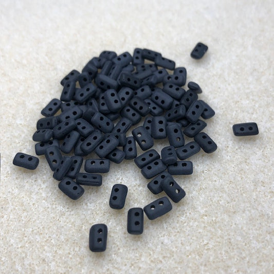 111623027 - 2x3x5mm Piros Par Puca - Matte Jet