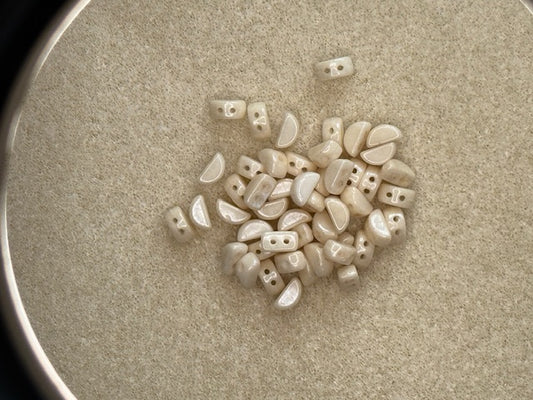 14413 - Kos Par Puca 6x3mm - Opaque Beige Luster