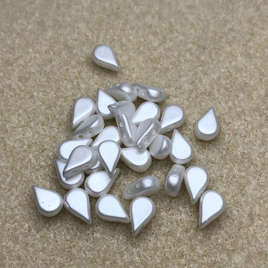 25001 - 5x8mm Amos Par Puca - Pastel White