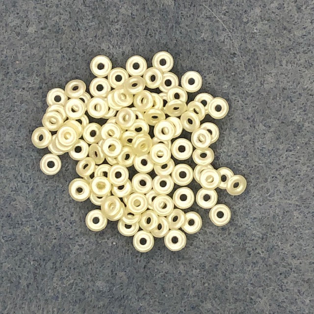 25110 - 1x4mmm O Bead - Alabaster Pastel Light Cream