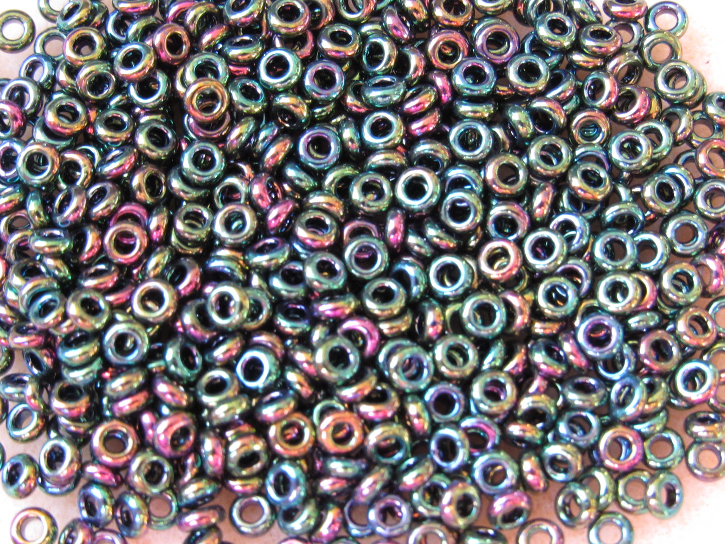 508 - 8/0 Toho Demi Round - Olivine Iris Higher Metallic