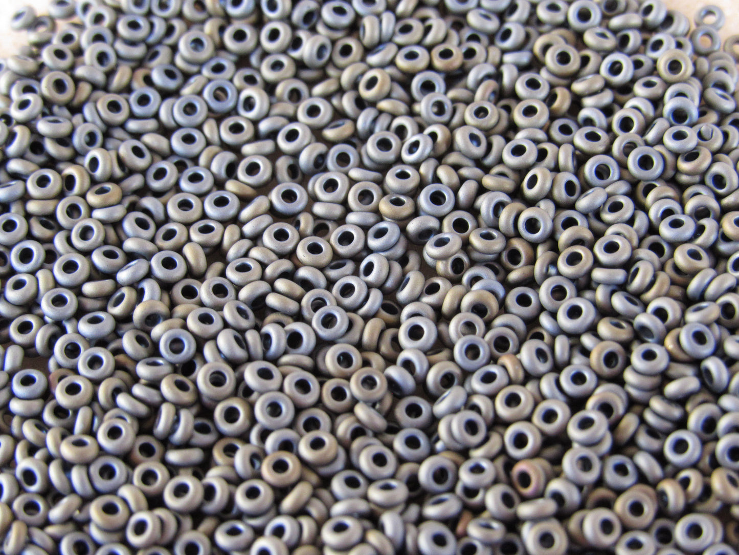 613 - 11/0 Toho Demi Round - Matte Iris Grey