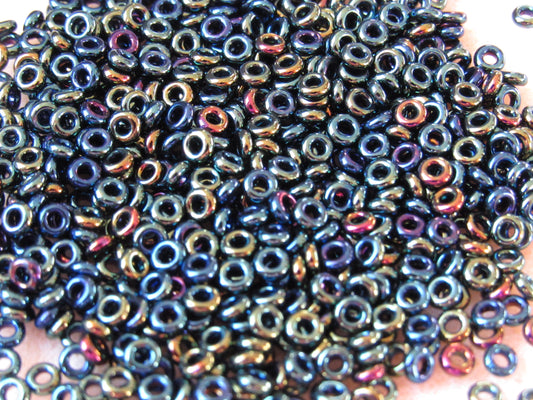 084 - 8/0 Toho Demi Round - Green Iris Metallic