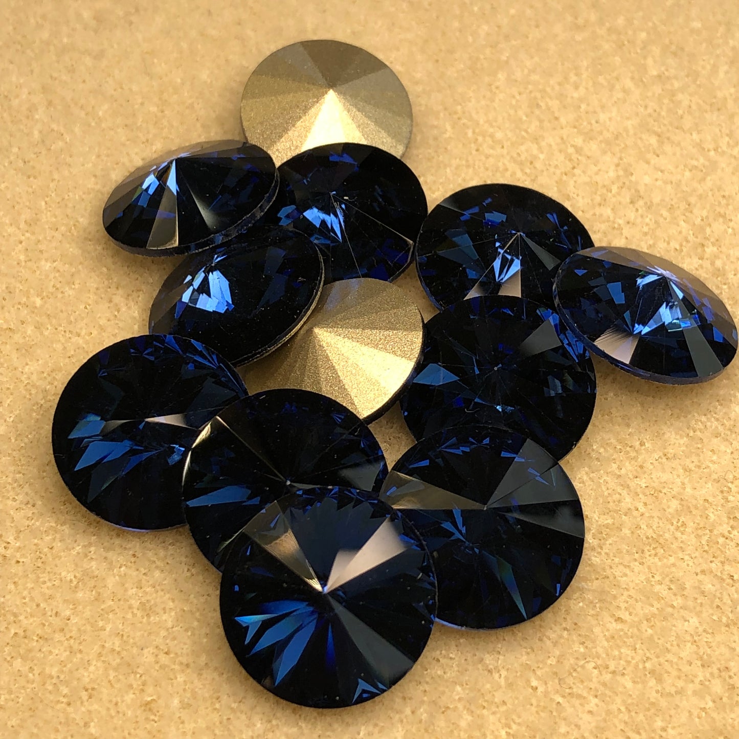 Montana - 18mm Aurora Crystal Rivoli
