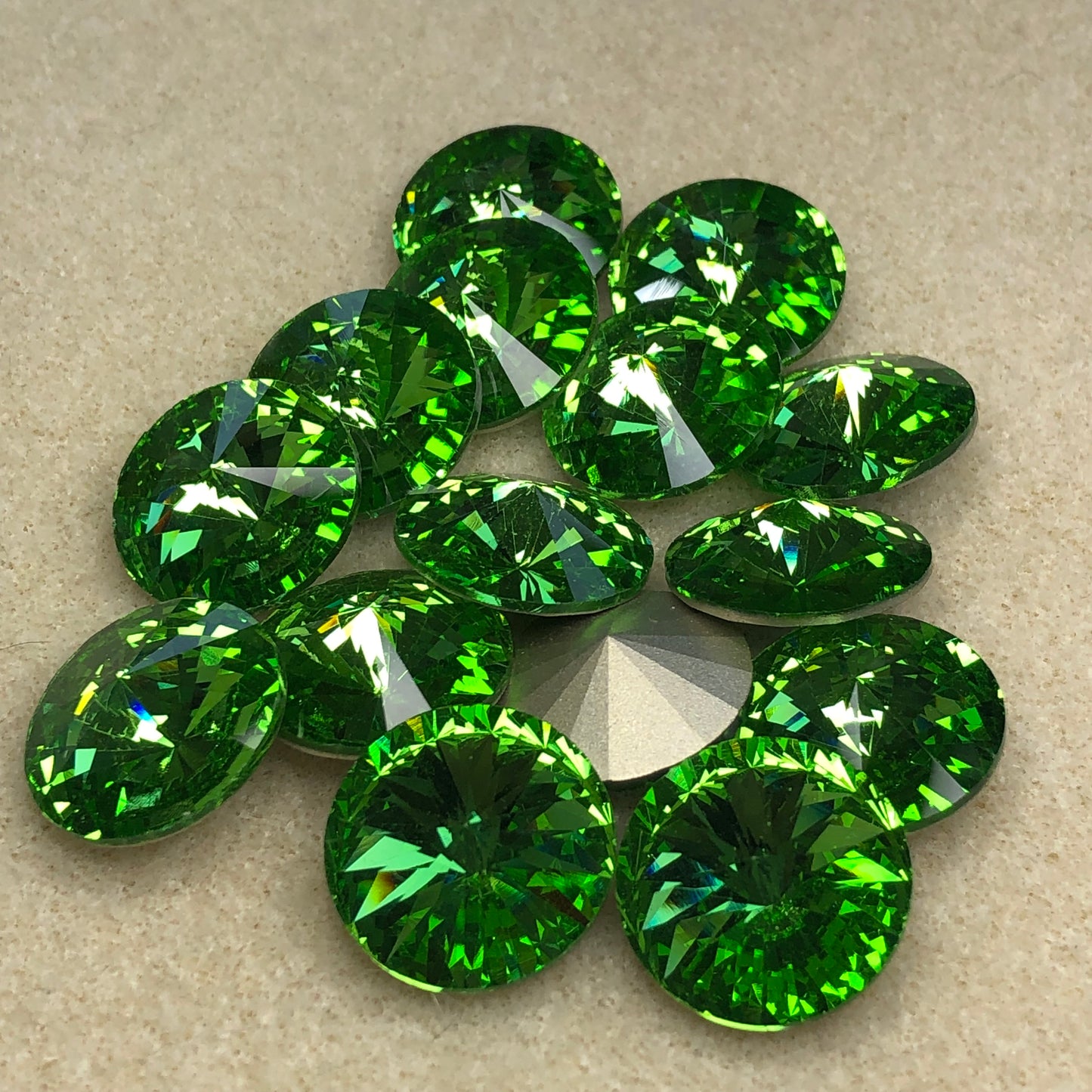 Peridot - 18mm Aurora Crystal Rivoli