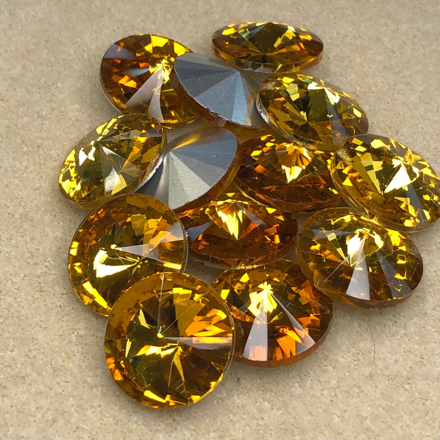 Topaz - 18mm Glass Rhinestone Rivoli