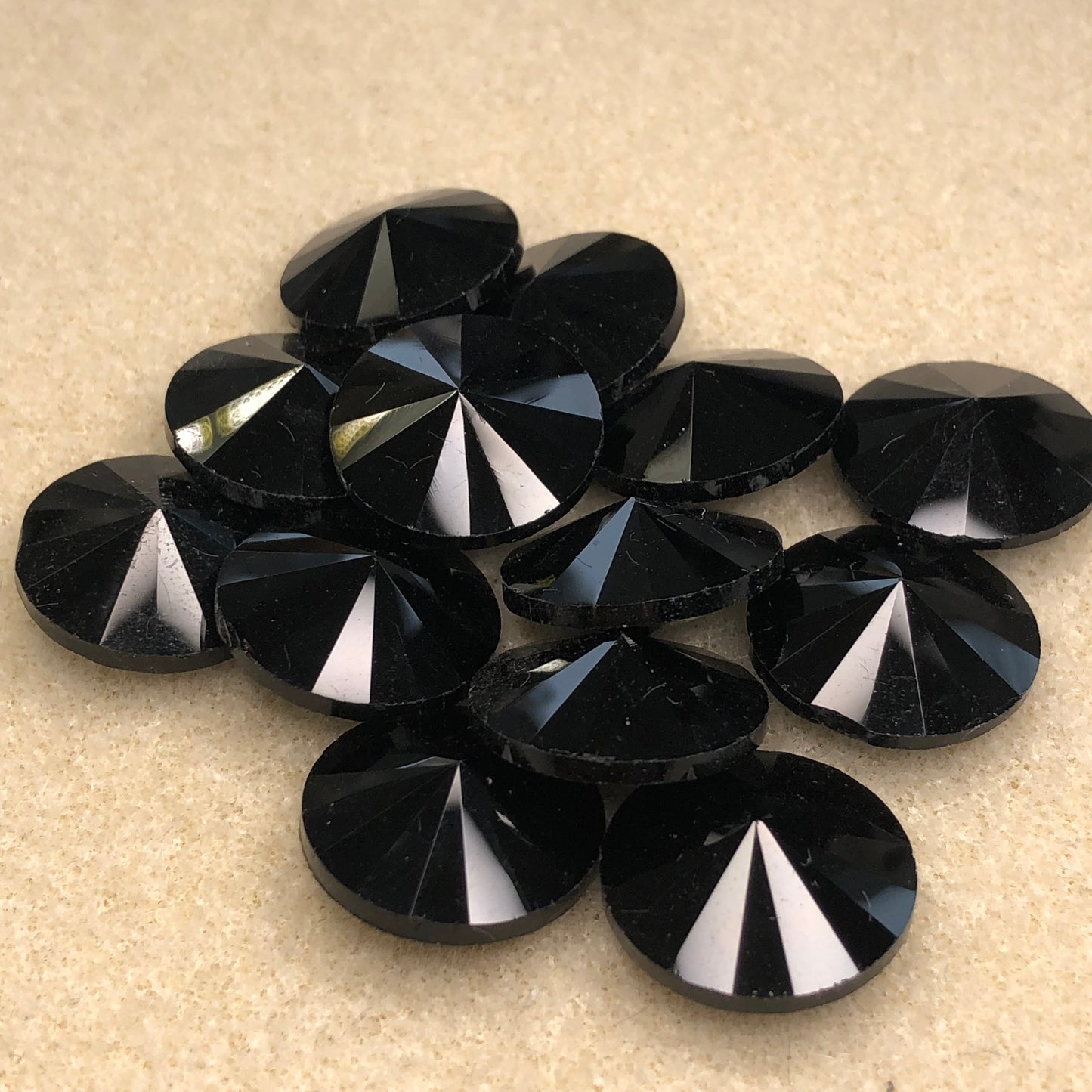 Jet - 18mm Glass Rhinestone Rivoli