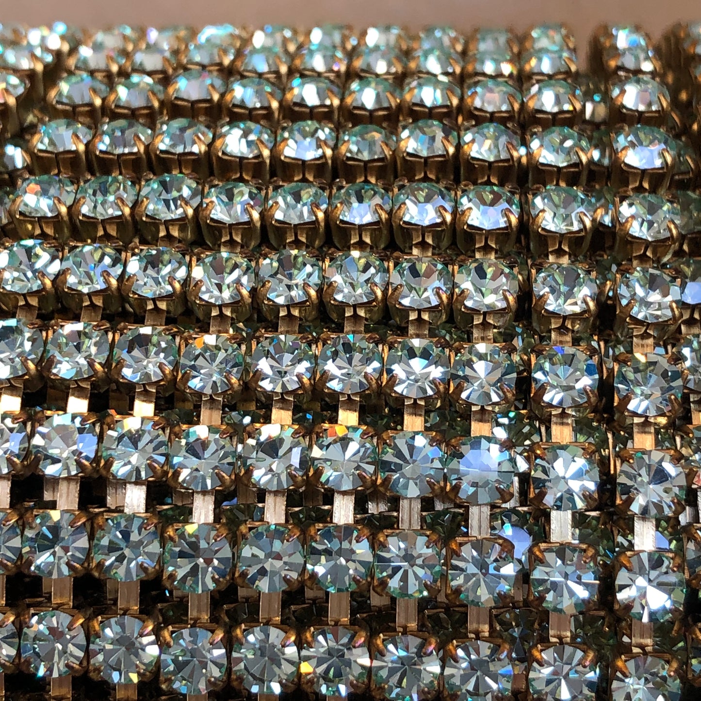 16CCCHRY - SS16 Precisoa Crystal Rhinestone Cupchain - Chrysolite