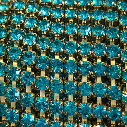 16CCBZIR - SS16 Precisoa Maxima Crystal Rhinestone Cupchain - Blue Zircon