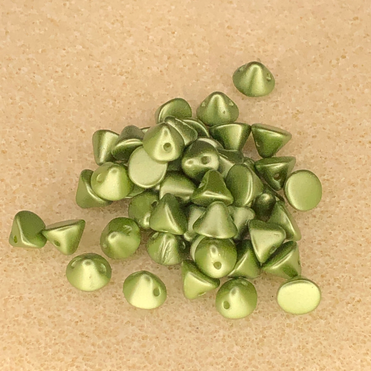 4mm Button Bead - Alabaster Pastel Olivine
