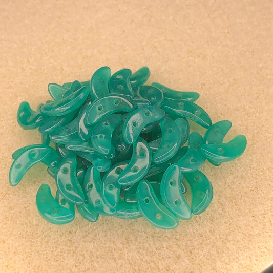 3x10mm CzechMates Crescent - Atlantis Green
