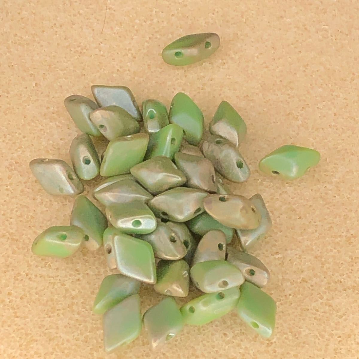 8x5mm Gemduo - Matte Emerald Rembrandt