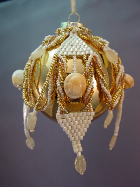 Twist & Shout Beaded Christmas Ornament Cover Pattern