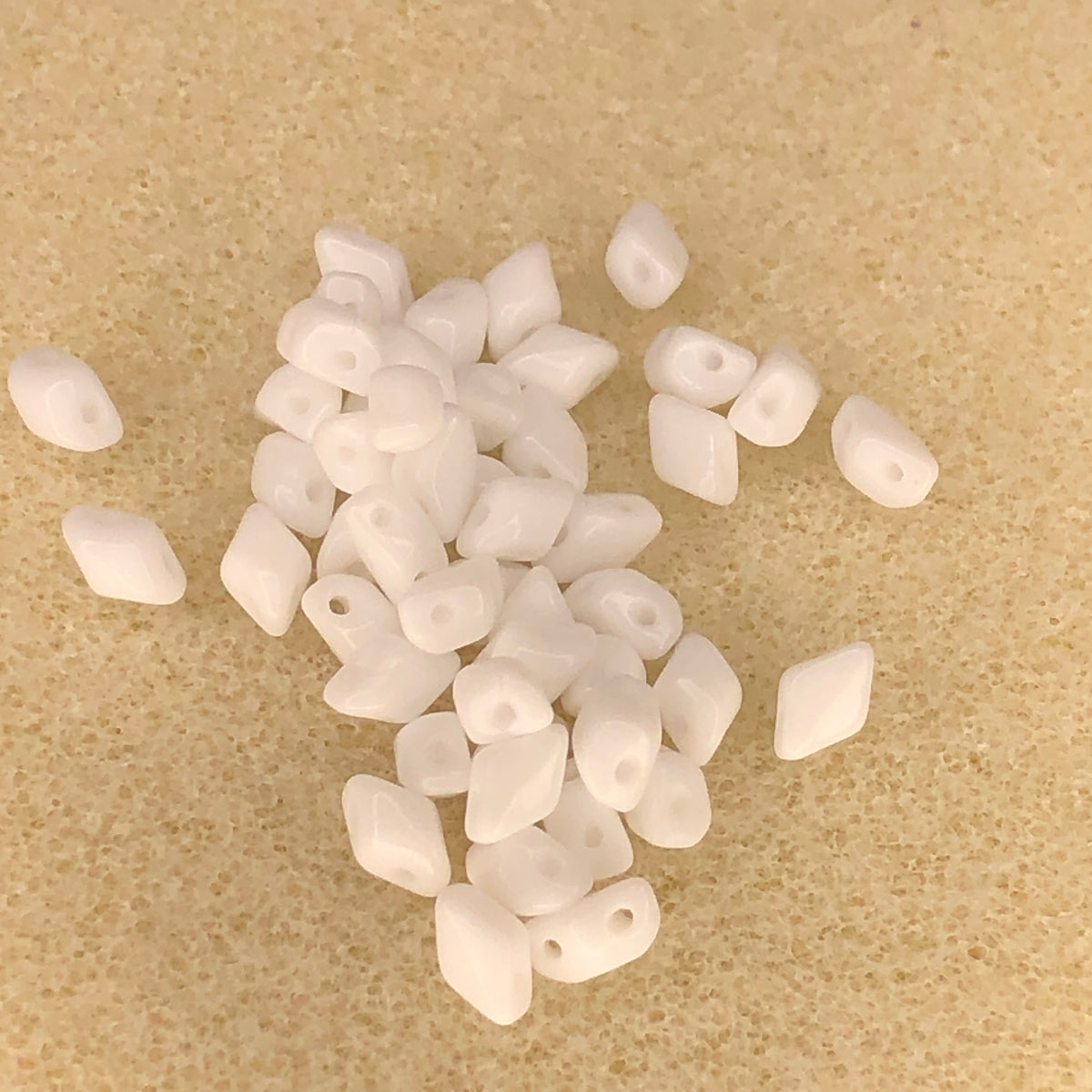 6x4mm Mini GemDuo - Chalk